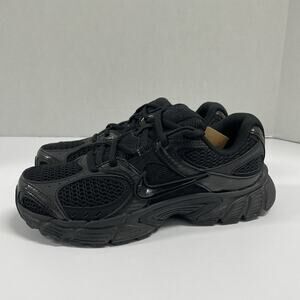 Nike V5 RNR Black Anthracite HQ7901 001 Size 6.5 Women Mesh Runner Workout Shoe